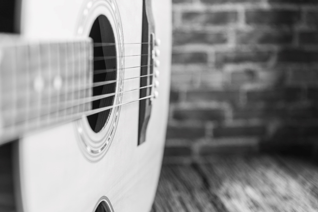 history of the guitar